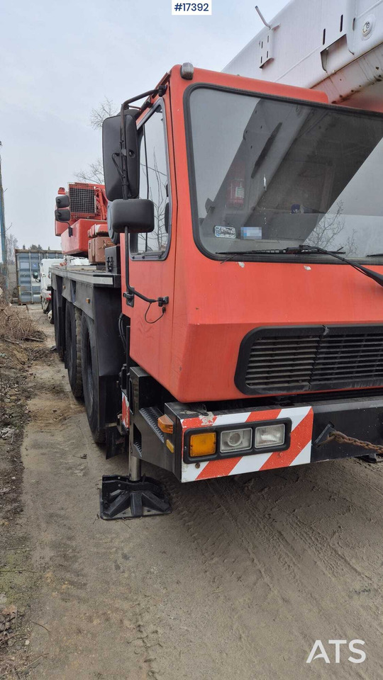 Mobile Crane GROVE GMK 3050 (2001) - Mobilkran: das Bild 2 Mobile Crane GROVE GMK 3050 (2001) - Mobilkran: das Bild 2