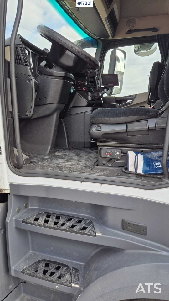 Innenraum Bild 1: Sattelzugmaschine MERCEDES-BENZ ACTROS 1845 BLUETEC 6 (2016) truck tractor