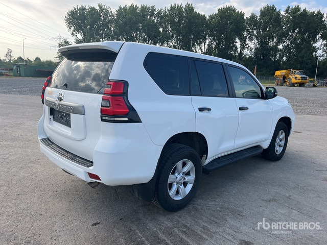 Toyota Land Cruiser SUV - SUV/ Geländewagen: das Bild 3 Toyota Land Cruiser SUV - SUV/ Geländewagen: das Bild 3