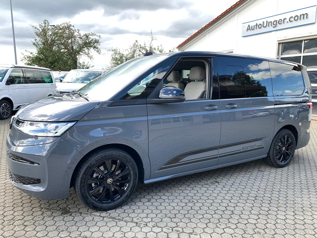 PKW VW T7 Multivan Edition lang ArtVelours AHK EasyOpen LÜ Pano: das Bild 1