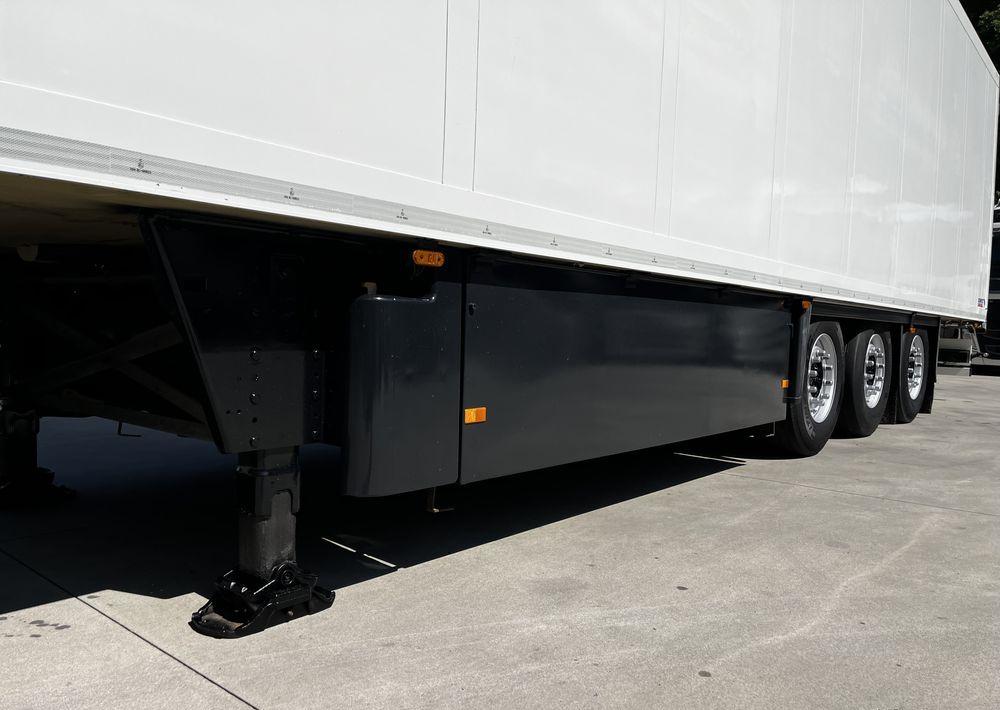 Kühlkoffer Auflieger Schmitz Cargobull Chłodnia // 2010 Rok // 2 osie podnoszone // Doppelstock // Kosz paletowy //: das Bild 9 Kühlkoffer Auflieger Schmitz Cargobull Chłodnia // 2010 Rok // 2 osie podnoszone // Doppelstock // Kosz paletowy //: das Bild 9