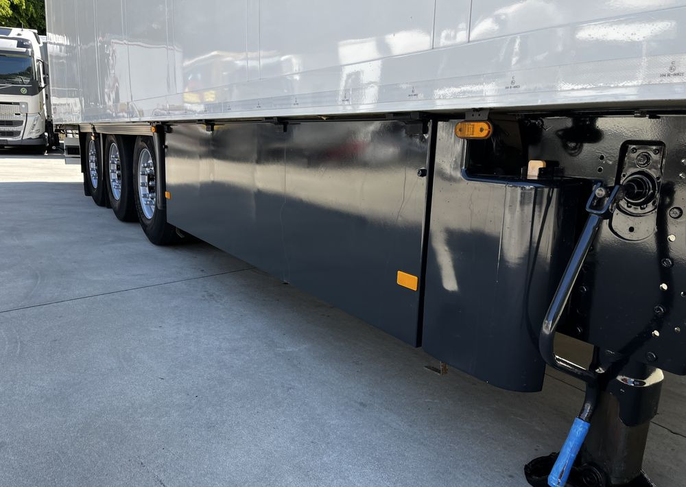 Kühlkoffer Auflieger Schmitz Cargobull Chłodnia // 2010 Rok // 2 osie podnoszone // Doppelstock // Kosz paletowy //: das Bild 8 Kühlkoffer Auflieger Schmitz Cargobull Chłodnia // 2010 Rok // 2 osie podnoszone // Doppelstock // Kosz paletowy //: das Bild 8