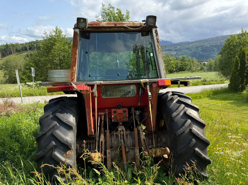 Massey Ferguson 675 - Traktor: das Bild 5 Massey Ferguson 675 - Traktor: das Bild 5