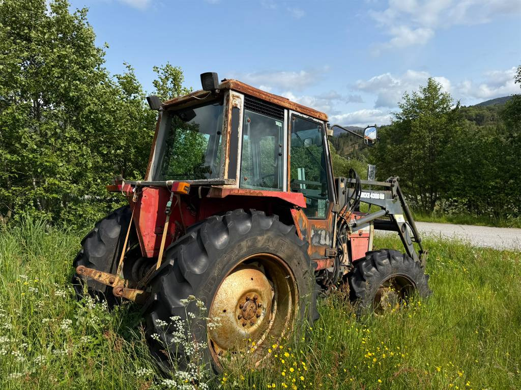 Massey Ferguson 675 - Traktor: das Bild 2 Massey Ferguson 675 - Traktor: das Bild 2