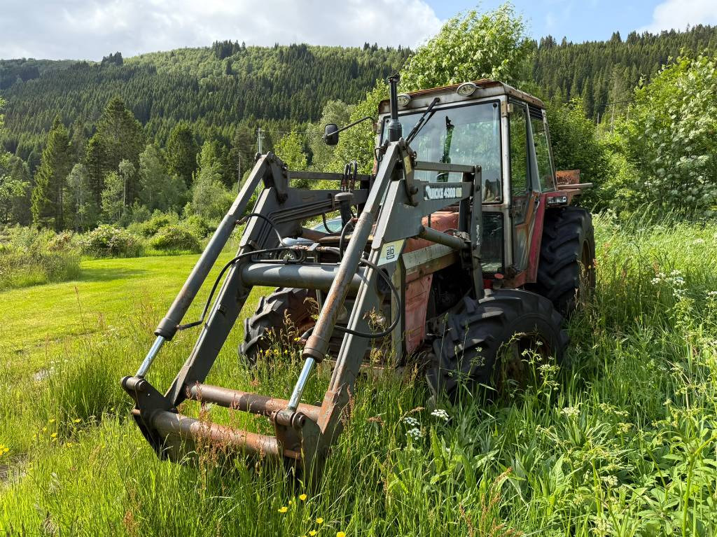 Massey Ferguson 675 - Traktor: das Bild 1 Massey Ferguson 675 - Traktor: das Bild 1