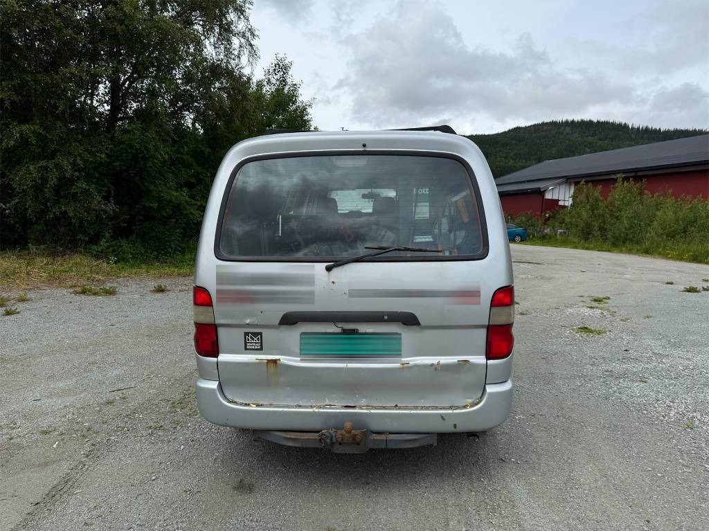 Toyota Hiace 4x4 – Leasing Toyota Hiace 4x4: das Bild 8