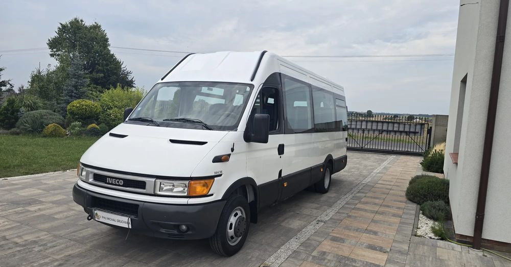Iveco 50c15 - Kleinbus, Personentransporter: das Bild 2 Iveco 50c15 - Kleinbus, Personentransporter: das Bild 2