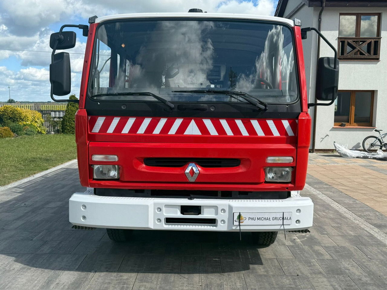 Renault Midliner 180 S180 - Feuerwehrfahrzeug: das Bild 2 Renault Midliner 180 S180 - Feuerwehrfahrzeug: das Bild 2