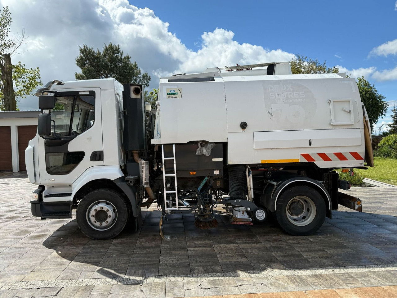 Renault Midlum 270 - Kehrmaschine: das Bild 5 Renault Midlum 270 - Kehrmaschine: das Bild 5