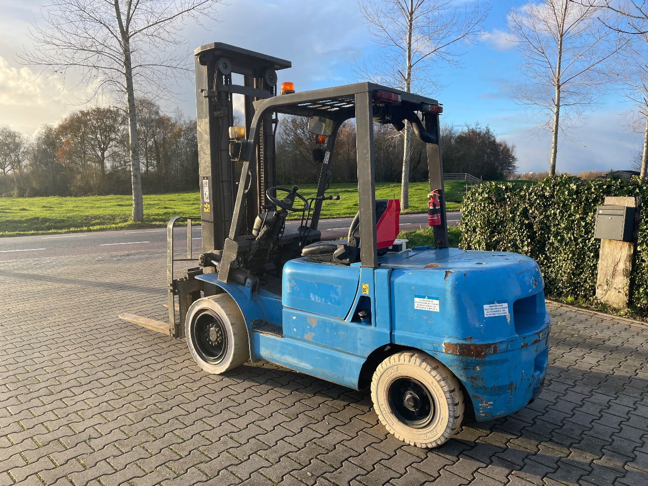 Nissan 3.5 tons diesel heftruck triplo 5.50m Hefhoogte 2000 uur - Gabelstapler: das Bild 2 Nissan 3.5 tons diesel heftruck triplo 5.50m Hefhoogte 2000 uur - Gabelstapler: das Bild 2