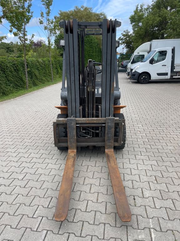 Nissan FJ02A25U 2.5 ton diesel triplo freelift heftruck - Gabelstapler: das Bild 5 Nissan FJ02A25U 2.5 ton diesel triplo freelift heftruck - Gabelstapler: das Bild 5