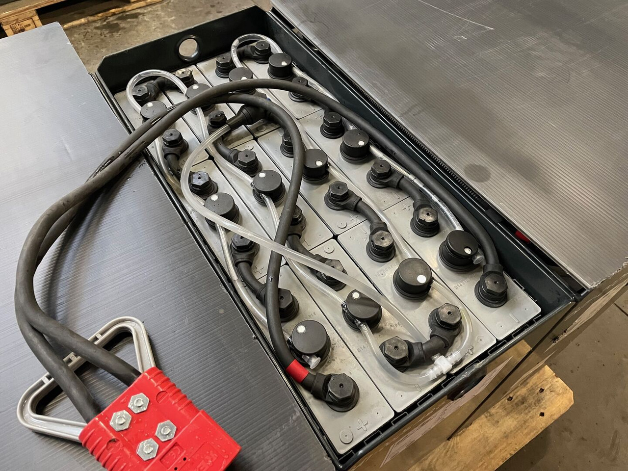 Batterie für Flurförderzeug 24 Volt //  3 PzS 375 Ah: das Bild 1