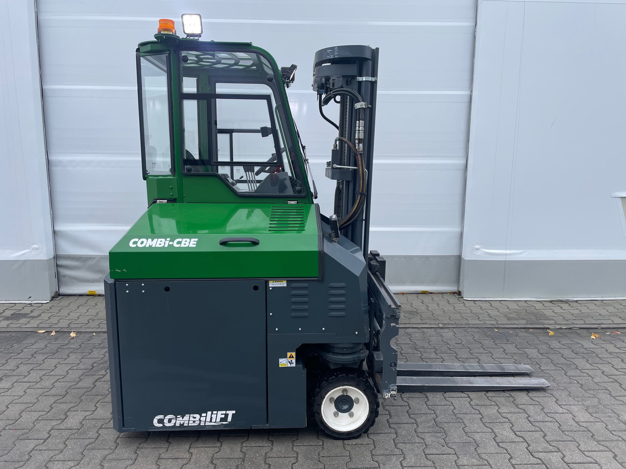 Combilift CBE 2500 - Vierwegstapler: das Bild 2 Combilift CBE 2500 - Vierwegstapler: das Bild 2