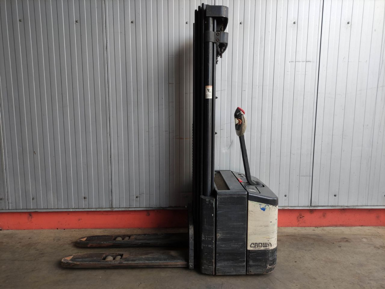 Crown WE 2300-1.6 TT - Hochhubwagen: das Bild 1 Crown WE 2300-1.6 TT - Hochhubwagen: das Bild 1