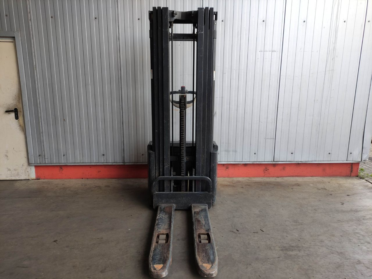 Crown WE 2300-1.6 TT - Hochhubwagen: das Bild 3 Crown WE 2300-1.6 TT - Hochhubwagen: das Bild 3