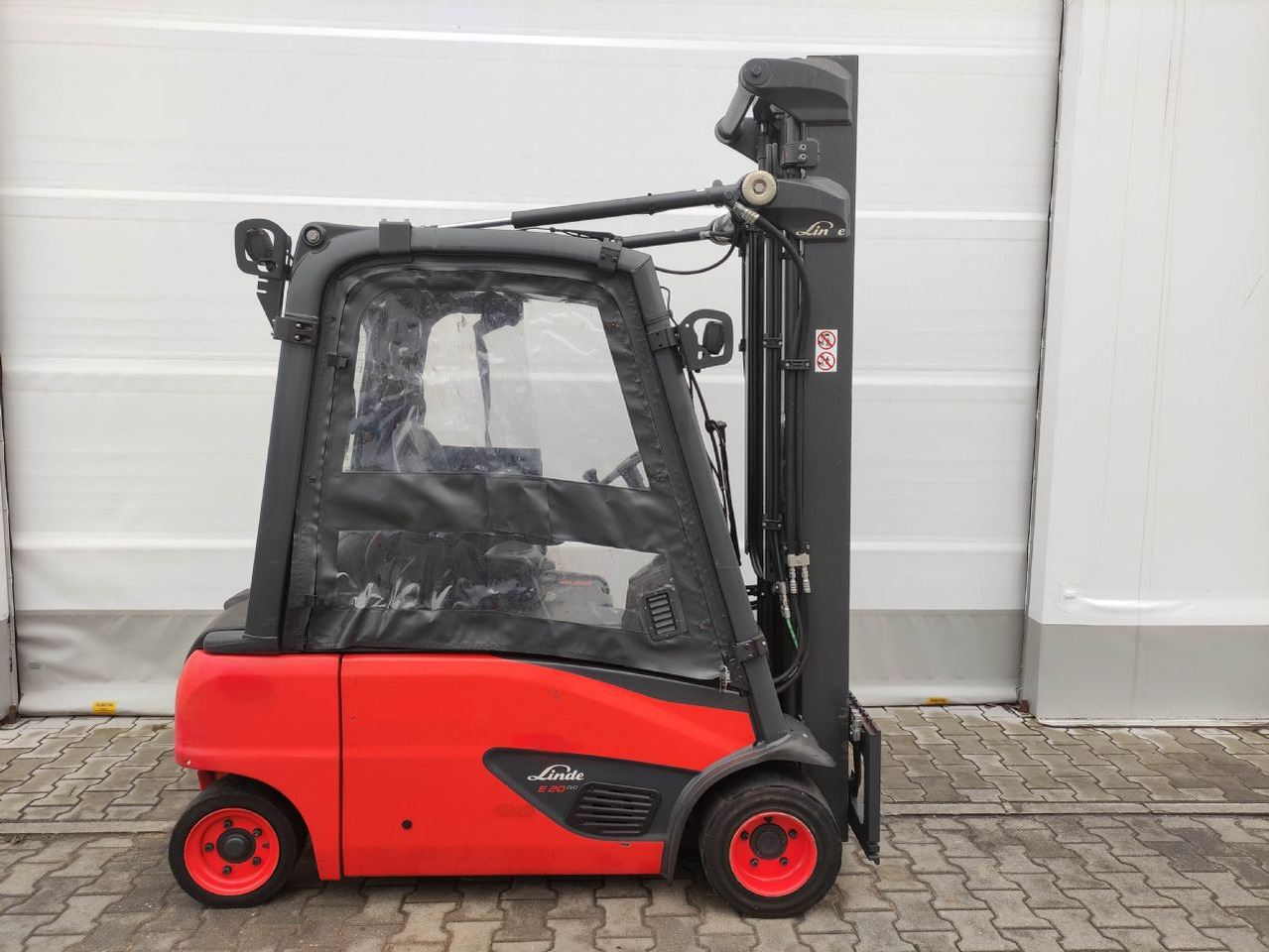 Linde E20PL-02-386 - Elektrostapler: das Bild 2 Linde E20PL-02-386 - Elektrostapler: das Bild 2