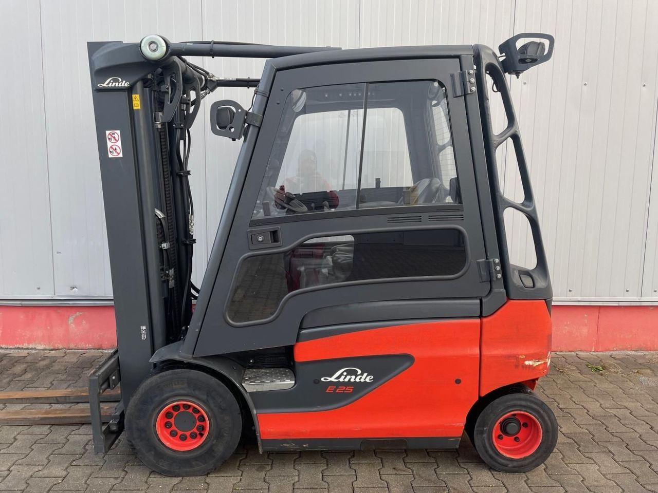Linde E25-01-387 - Elektrostapler: das Bild 1 Linde E25-01-387 - Elektrostapler: das Bild 1