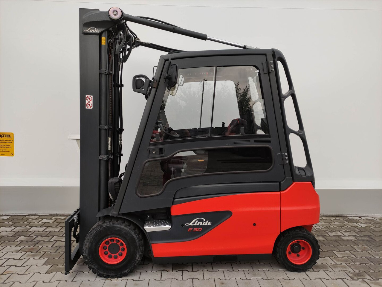 Linde E30L/387 - Elektrostapler: das Bild 1 Linde E30L/387 - Elektrostapler: das Bild 1