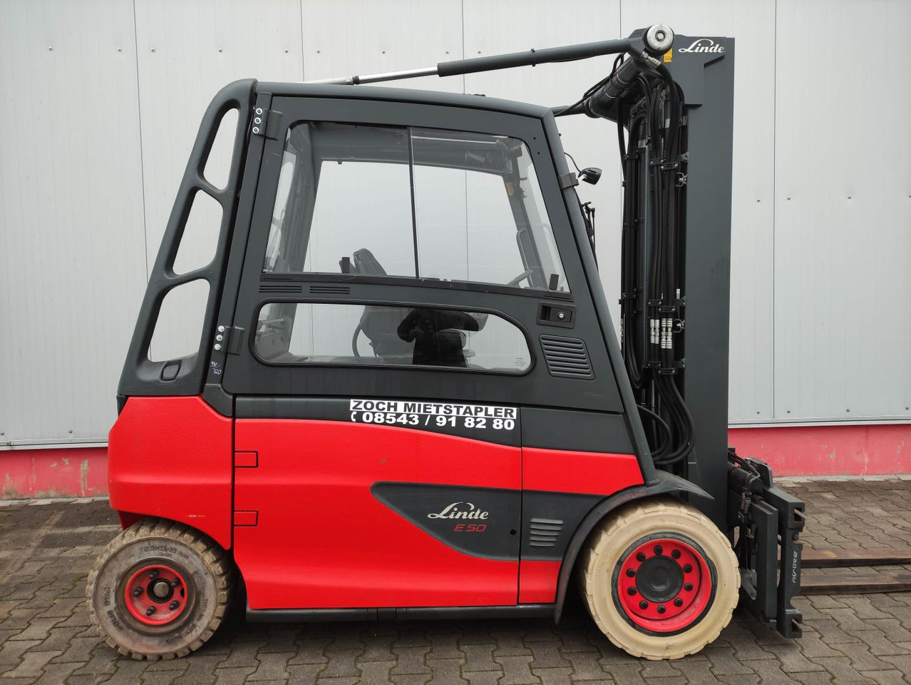 Linde E50HL-01-600 - Elektrostapler: das Bild 2 Linde E50HL-01-600 - Elektrostapler: das Bild 2