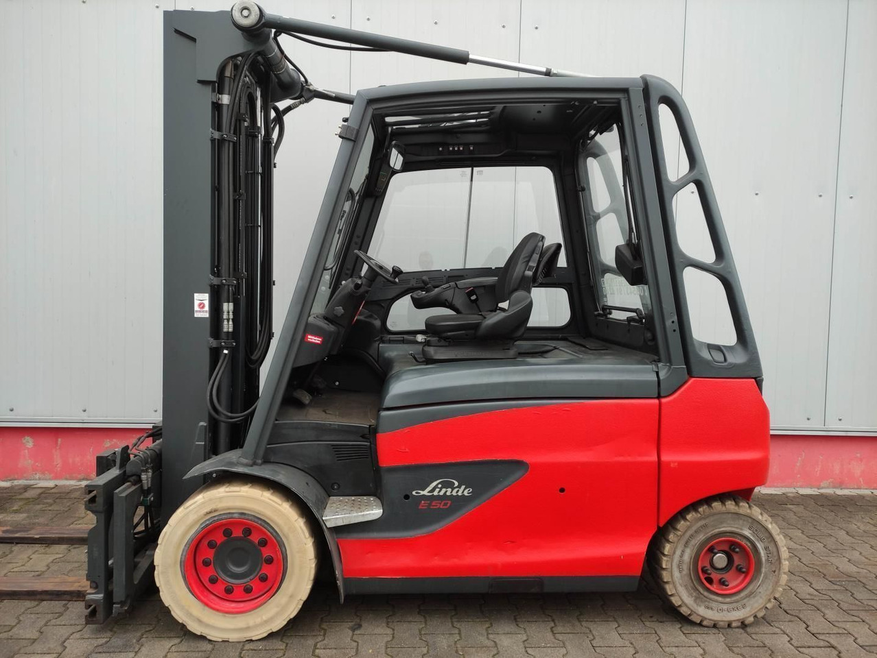 Linde E50HL-01-600 - Elektrostapler: das Bild 1 Linde E50HL-01-600 - Elektrostapler: das Bild 1