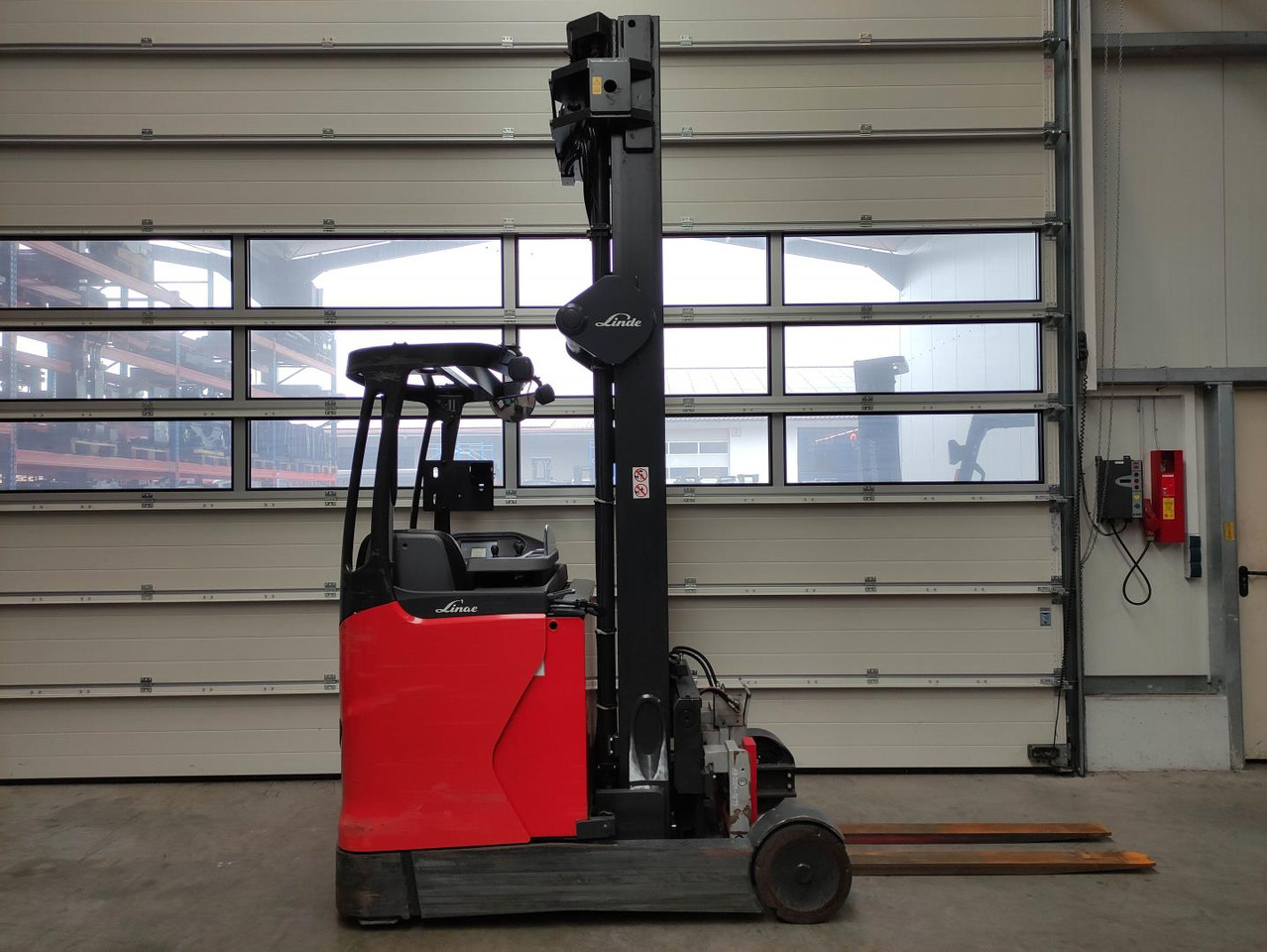 Linde R20-1120 - Schubmaststapler: das Bild 2 Linde R20-1120 - Schubmaststapler: das Bild 2