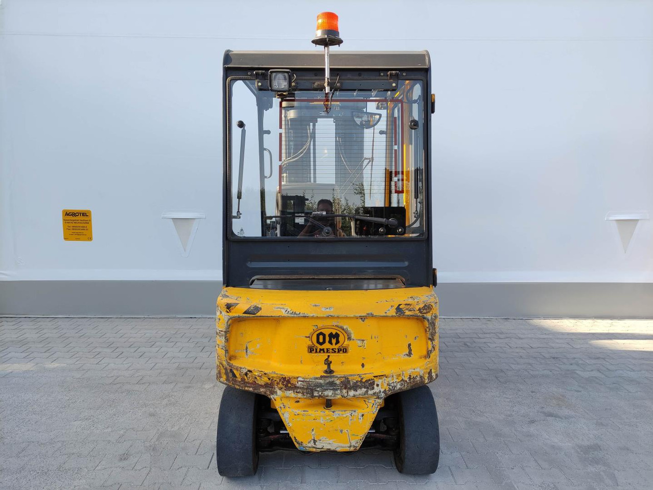 OM-Pimespo XE40 - Elektrostapler: das Bild 4 OM-Pimespo XE40 - Elektrostapler: das Bild 4
