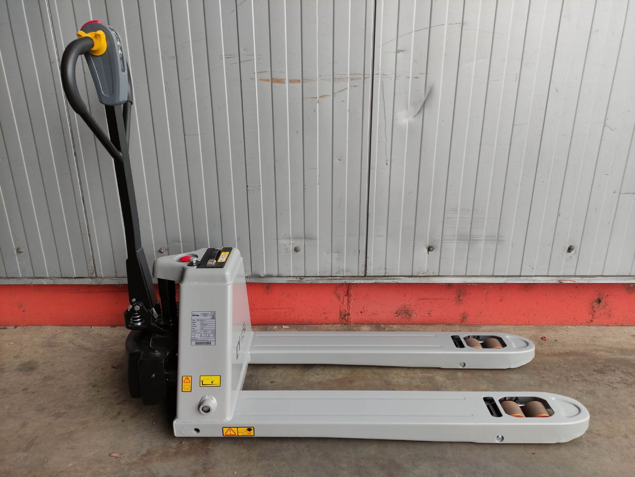 Pramac EY15L *NEU* - Niederhubwagen: das Bild 2 Pramac EY15L *NEU* - Niederhubwagen: das Bild 2