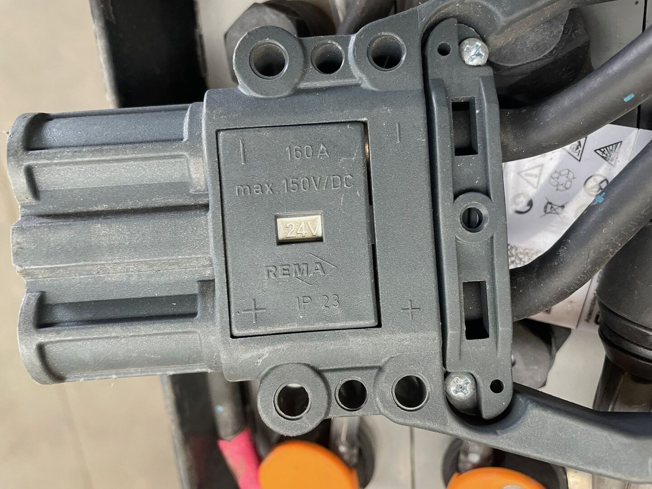 Sunlight I 24 Volt I 3 PzS 375 - Batterie für Flurförderzeug: das Bild 4 Sunlight I 24 Volt I 3 PzS 375 - Batterie für Flurförderzeug: das Bild 4