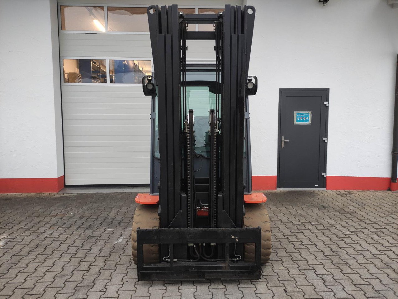 Toyota 8FBMT50 - Elektrostapler: das Bild 3 Toyota 8FBMT50 - Elektrostapler: das Bild 3