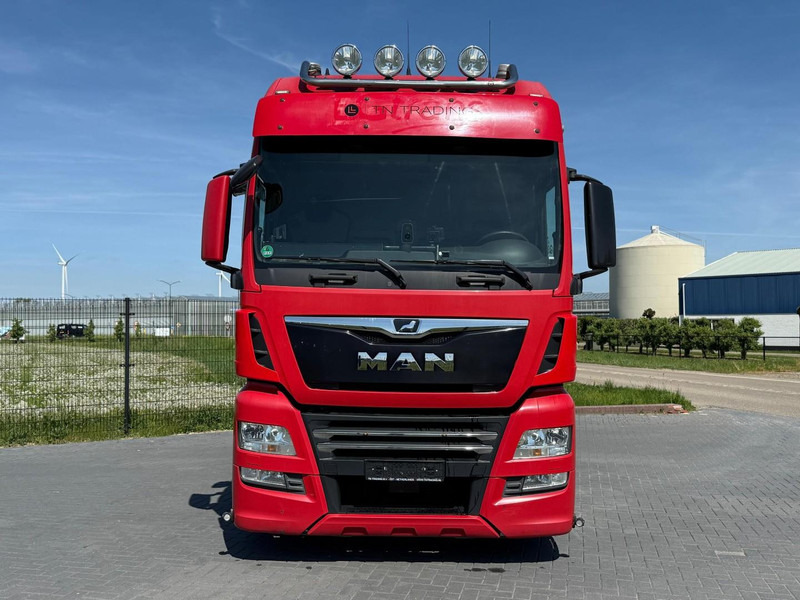 MAN 18.500 FULL AIR, ALCOA, TV, INVERTER, MICROWAVE, TOP. - Sattelzugmaschine: das Bild 3 MAN 18.500 FULL AIR, ALCOA, TV, INVERTER, MICROWAVE, TOP. - Sattelzugmaschine: das Bild 3