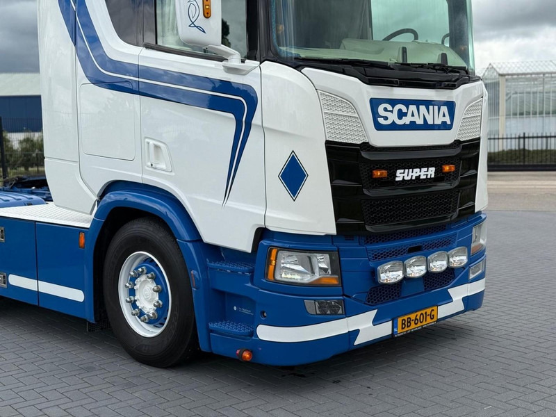 Scania R450 SHOW TRUCK, INTERIOR, STEERING, RETARDER, 570.000 KM. - Sattelzugmaschine: das Bild 5 Scania R450 SHOW TRUCK, INTERIOR, STEERING, RETARDER, 570.000 KM. - Sattelzugmaschine: das Bild 5