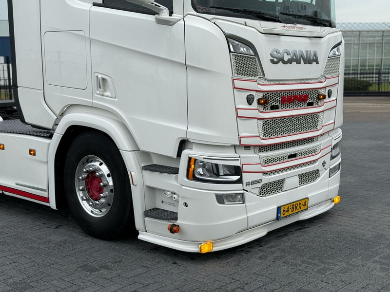 Scania R650 V8 FULL AIR, SHOW TRUCK, SPECIAL INTERIOR, SMART TACHO 2. - Sattelzugmaschine: das Bild 5 Scania R650 V8 FULL AIR, SHOW TRUCK, SPECIAL INTERIOR, SMART TACHO 2. - Sattelzugmaschine: das Bild 5