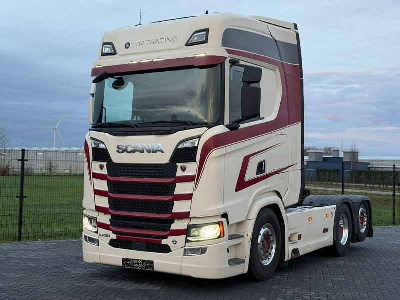 Scania S650 V8 NGS HYDRAULIEK, 3.35WB, VOLLUCHT, ALCOA, KING OF THE ROAD. - Sattelzugmaschine: das Bild 4 Scania S650 V8 NGS HYDRAULIEK, 3.35WB, VOLLUCHT, ALCOA, KING OF THE ROAD. - Sattelzugmaschine: das Bild 4