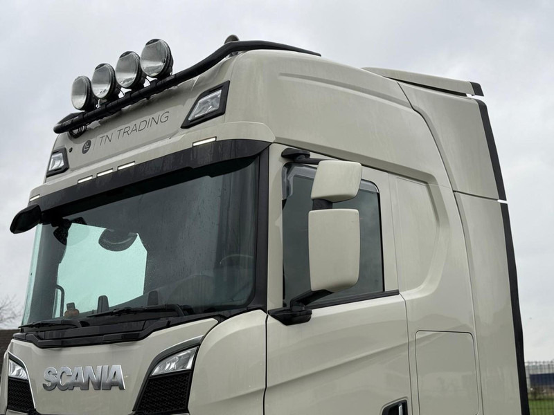 Scania S660 3.15WB, FULL AIR, RETARDER, LEATHER, KING OF THE ROAD, BULLBAR, - Sattelzugmaschine: das Bild 5 Scania S660 3.15WB, FULL AIR, RETARDER, LEATHER, KING OF THE ROAD, BULLBAR, - Sattelzugmaschine: das Bild 5