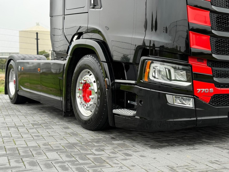 Scania S770 VOLLUCHT, LEER, RETARDER, 2 TANKS, PARK COOL. - Sattelzugmaschine: das Bild 2 Scania S770 VOLLUCHT, LEER, RETARDER, 2 TANKS, PARK COOL. - Sattelzugmaschine: das Bild 2