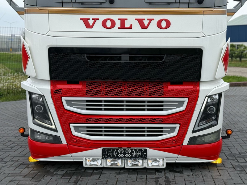 Volvo FH 13.500 SHOWTRUCK, VOLLUCHT, EURO 6, 6X2/4, PTO, SHOW INTERIEUR. - Sattelzugmaschine: das Bild 4 Volvo FH 13.500 SHOWTRUCK, VOLLUCHT, EURO 6, 6X2/4, PTO, SHOW INTERIEUR. - Sattelzugmaschine: das Bild 4