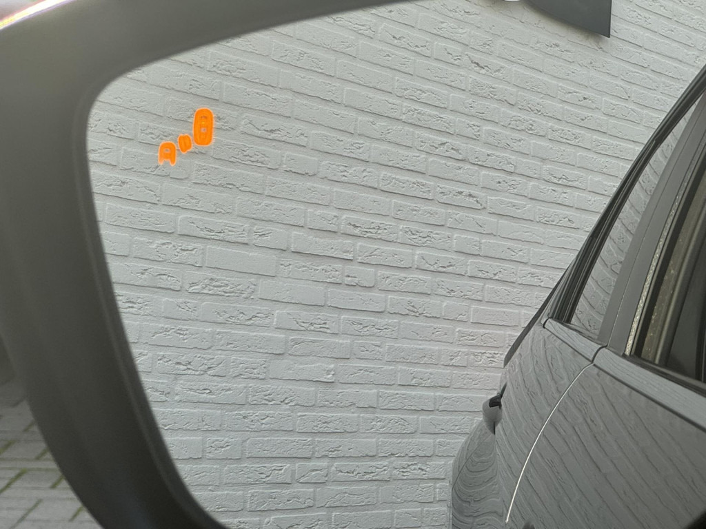 SUV/ Geländewagen Mitsubishi Eclipse Cross-2.4 PHEV Business Executive Adaptive cruise Climate control Stuur- Stoelverwarming v/a Apple / Android: das Bild 18