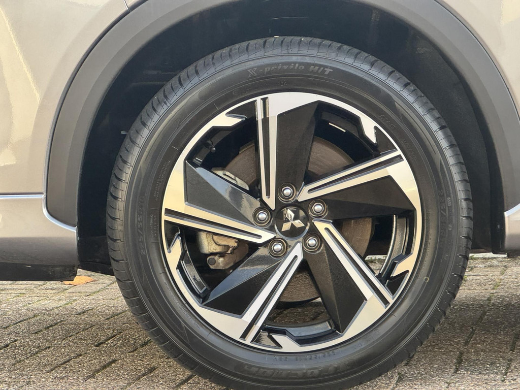 SUV/ Geländewagen Mitsubishi Eclipse Cross-2.4 PHEV Business Executive Adaptive cruise Climate control Stuur- Stoelverwarming v/a Apple / Android: das Bild 10