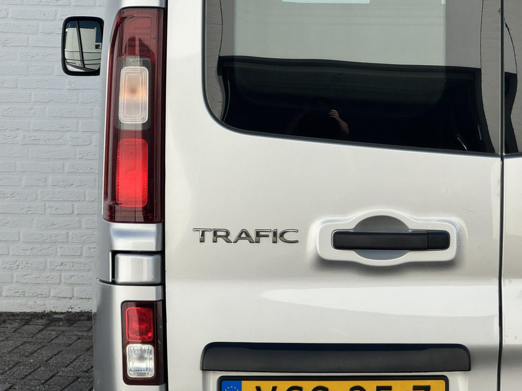 Transporter mit Doppelkabine Renault Trafic-2.0 dCi 145 T29 L2H1 DC Luxe Climate control Cruise control Navigatie Apple carplay: das Bild 15