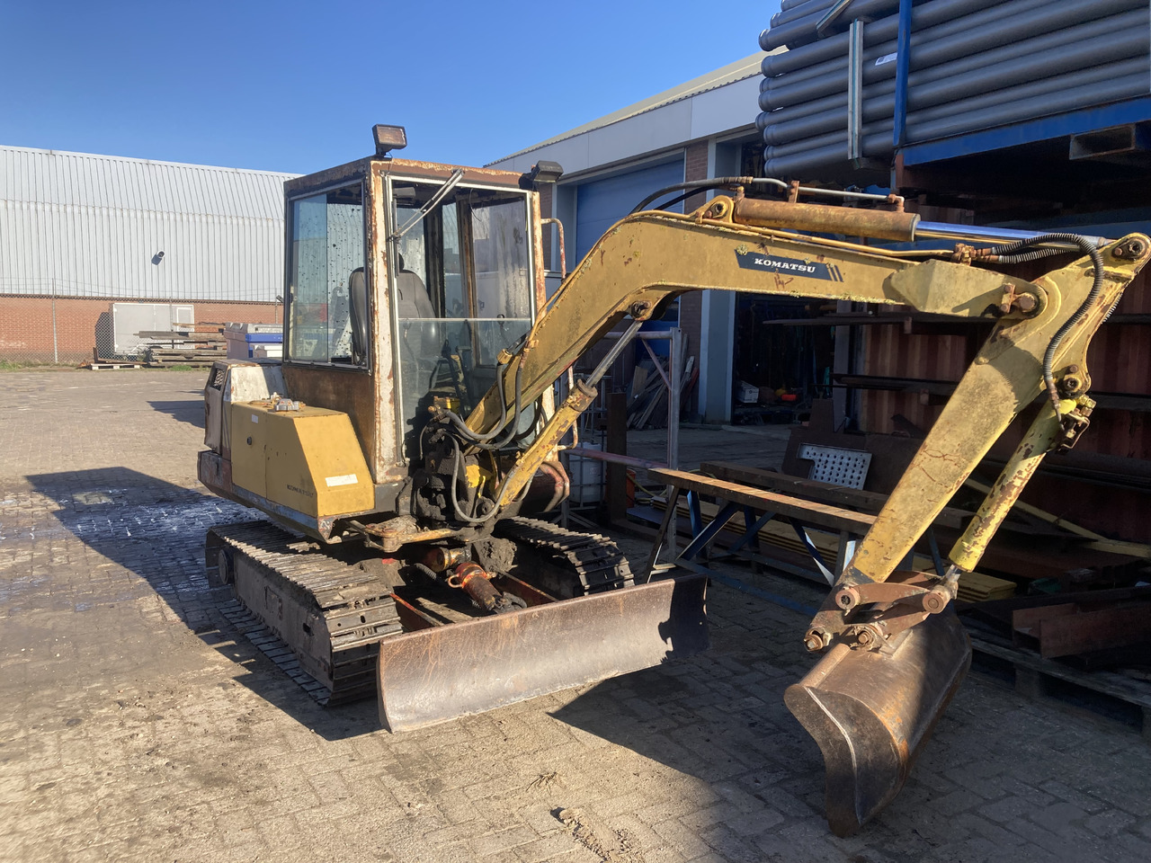 KOMATSU PC30-5 - Minibagger: das Bild 1 KOMATSU PC30-5 - Minibagger: das Bild 1
