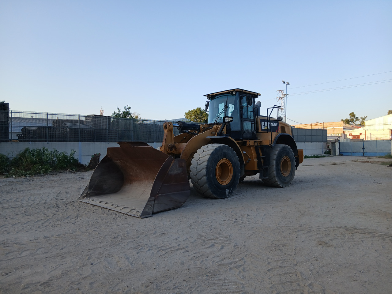 Caterpillar 966M - Baumaschine: das Bild 1 Caterpillar 966M - Baumaschine: das Bild 1