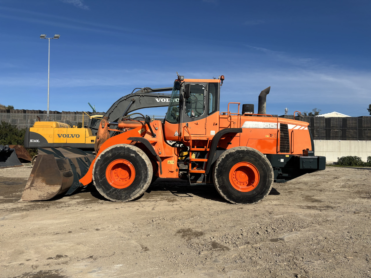 Doosan DL300 - Radlader: das Bild 2 Doosan DL300 - Radlader: das Bild 2
