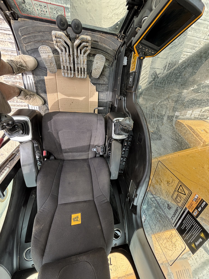 Kettenbagger JCB JS220LC: das Bild 12