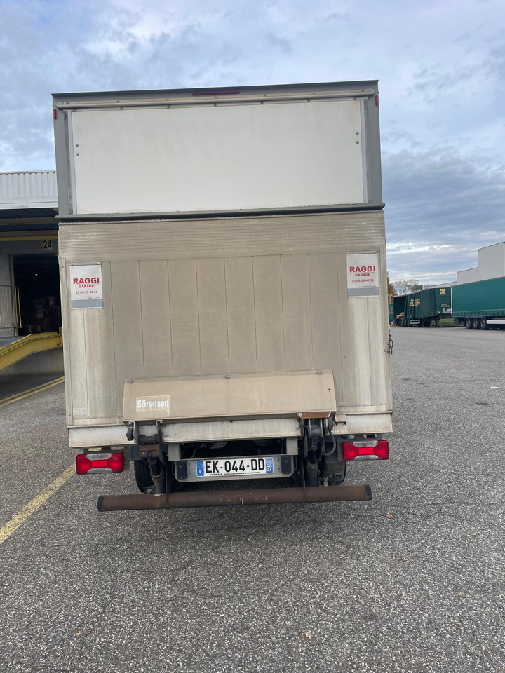 IVECO Dailly 35c16 - Koffer Transporter: das Bild 5 IVECO Dailly 35c16 - Koffer Transporter: das Bild 5