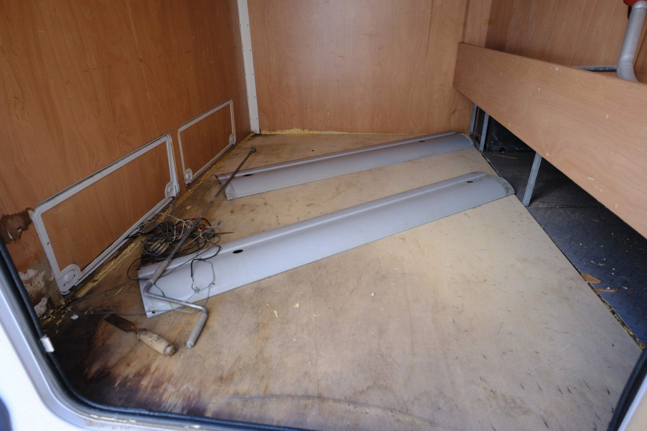 Bürstner A 747-2/Festbett+Garage/Klima/Markise/dop.Boden Bürstner A 747-2/Festbett+Garage/Klima/Markise/dop.Boden - Alkoven Wohnmobil: das Bild 5 Bürstner A 747-2/Festbett+Garage/Klima/Markise/dop.Boden Bürstner A 747-2/Festbett+Garage/Klima/Markise/dop.Boden - Alkoven Wohnmobil: das Bild 5