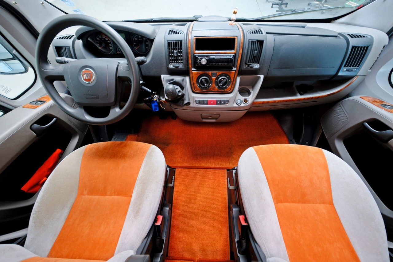 Bürstner Solano T 615/1.Hand/Festbett/Klimaanlage/Markise - Teilintegriertes Wohnmobil: das Bild 5 Bürstner Solano T 615/1.Hand/Festbett/Klimaanlage/Markise - Teilintegriertes Wohnmobil: das Bild 5