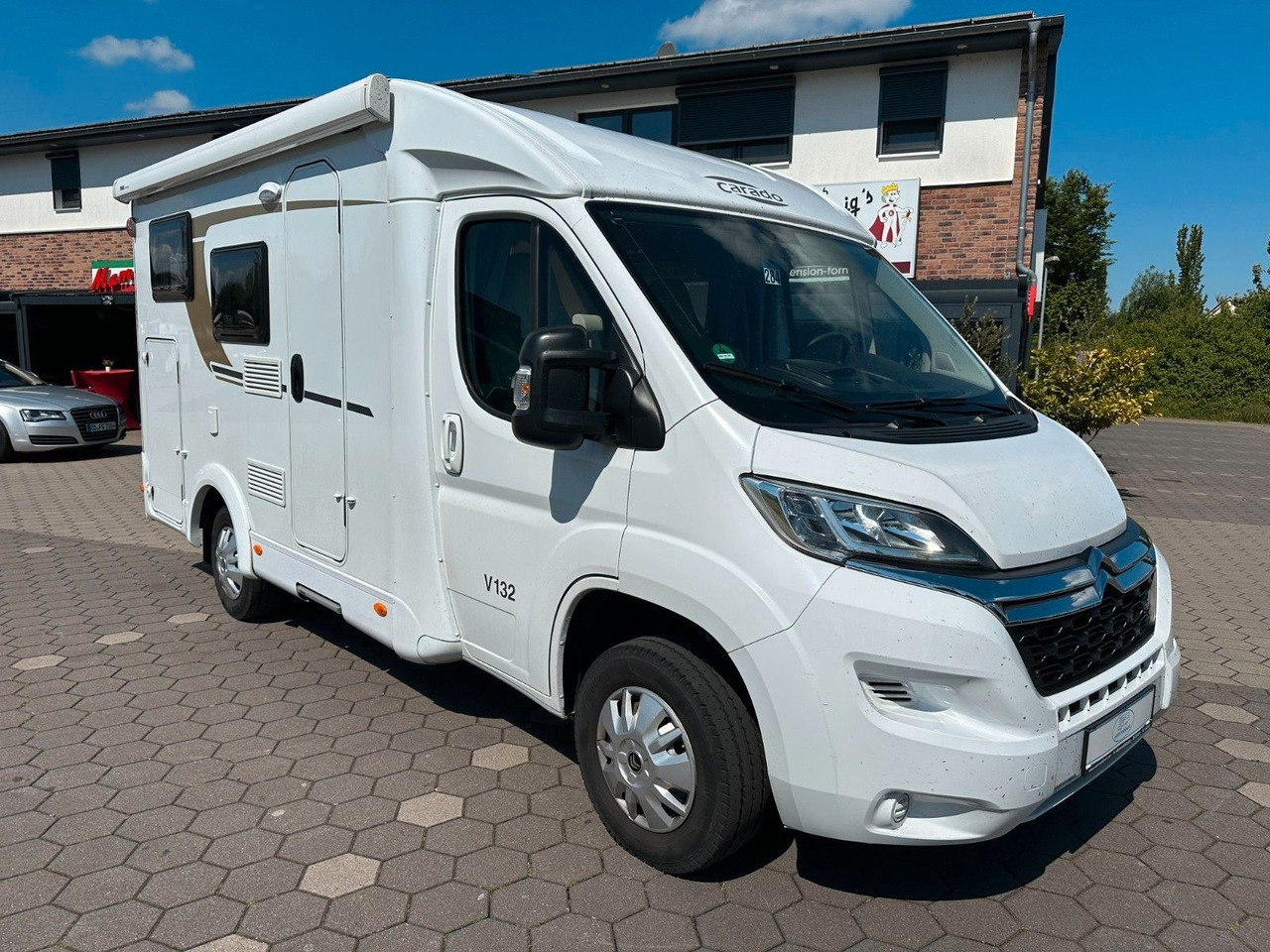 Carado V 132/Festbett/Garage/Klima/Markise/Finanzierung - Teilintegriertes Wohnmobil: das Bild 1 Carado V 132/Festbett/Garage/Klima/Markise/Finanzierung - Teilintegriertes Wohnmobil: das Bild 1