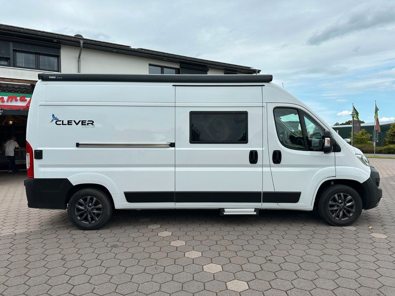 Clever Van 600 Celebration/1.Hand/Festbett/Klima/Markis - Camper Van: das Bild 3 Clever Van 600 Celebration/1.Hand/Festbett/Klima/Markis - Camper Van: das Bild 3