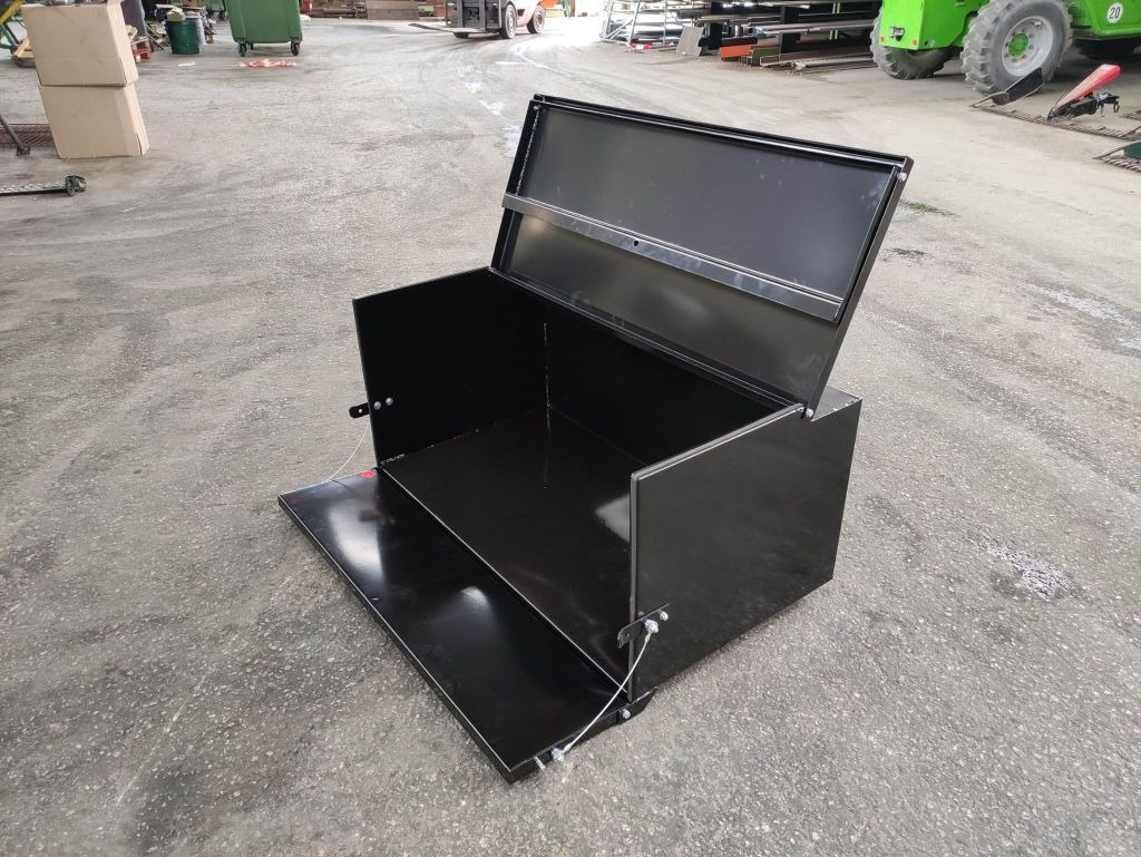 Stekro Front/Heck Transportbox (16621) - Schaufel für Traktor: das Bild 5 Stekro Front/Heck Transportbox (16621) - Schaufel für Traktor: das Bild 5