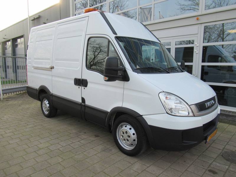 Iveco Daily 2.3 Agile 29L12V EURO4 L2H2 Werkplaats - Kleintransporter: das Bild 4 Iveco Daily 2.3 Agile 29L12V EURO4 L2H2 Werkplaats - Kleintransporter: das Bild 4
